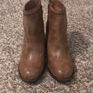 Gianni Bini Tan Boots